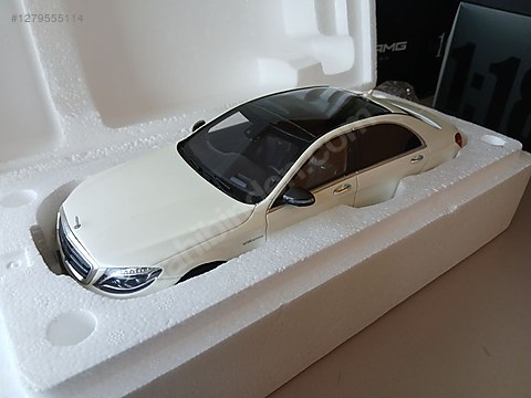 GT Spirit Diecast Model 1:18 Mercedes Benz Araba - 1279555114