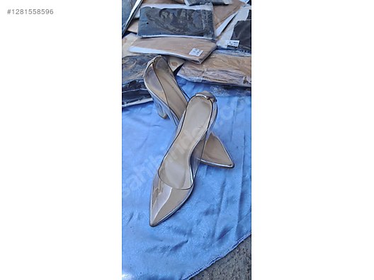 Used & Brand New Items / Clothing & Accessories / Women / Shoes / Classic Heels