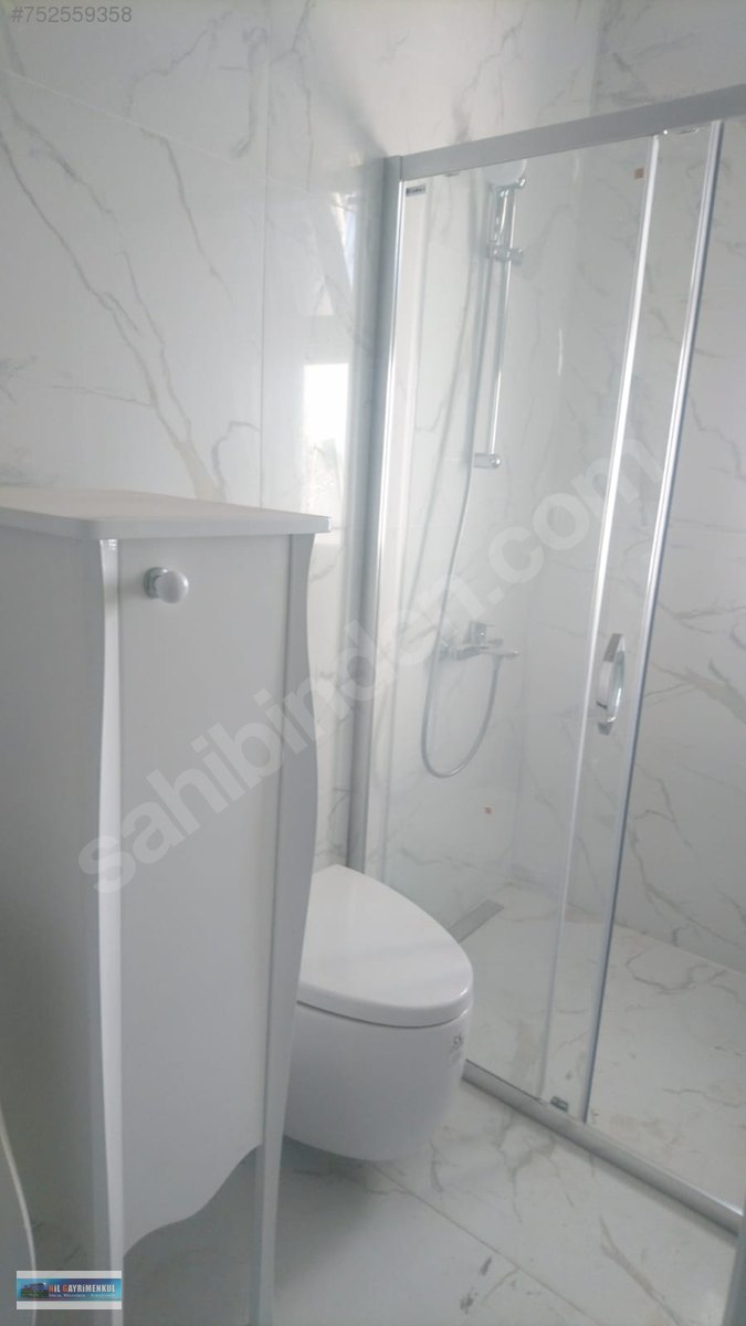 ÇEŞME�DE DENİZ MANZARALI SATILIK MÜSTAKİL TRİPLEKS TAŞ EV Satılık