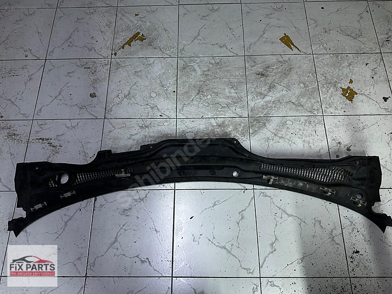 Mercedes S Ön Cam Izgarası