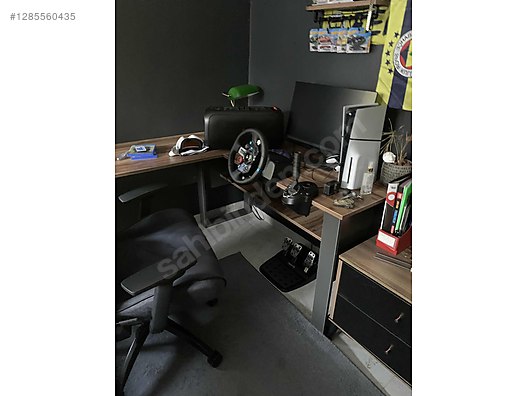 Used & Brand New Items / Gaming & Gamers Exclusive / Gaming Equipment / PC Game Racing Wheels