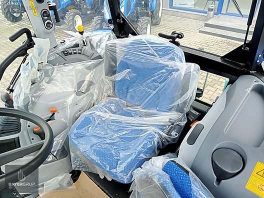 Machinery / Agricultural Machines / Tractors / New Holland / T5.90S