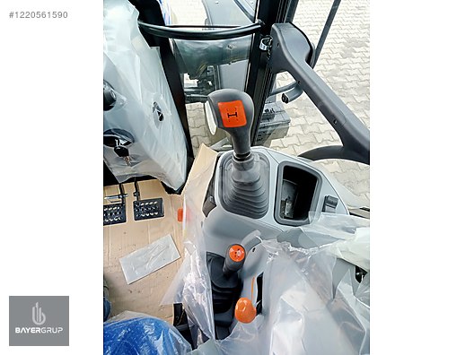 Machinery / Agricultural Machines / Tractors / New Holland / T5.90S