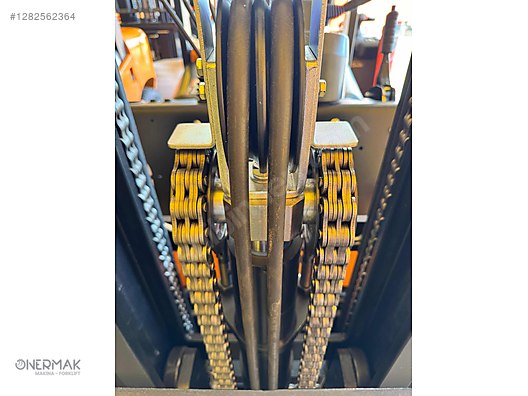 Machinery / Industrial / Carrying & Stacking Equipment / Forklifts / For Sale / Lonking