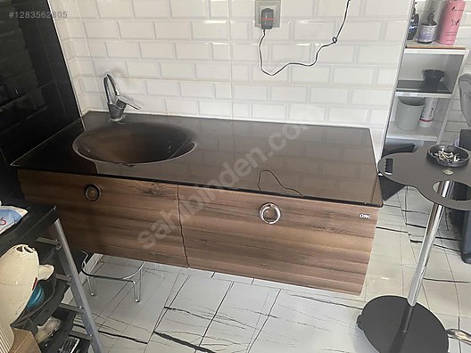 İkinci El ve Sıfır Alışveriş / Bahçe & Yapı Market / Yapı Malzemeleri / Banyo & Mutfak / Banyo Dolabı