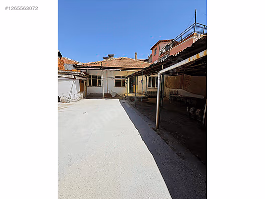 GÜLPINAR EMLAK'tan SATILIK MÜSTAKİL EV VE ARSA #1265563072