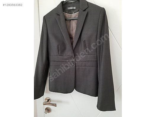 Used & Brand New Items / Clothing & Accessories / Women / Clothing / Jackets