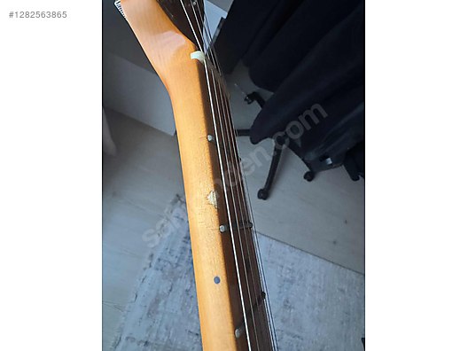 Squier Elektro Gitar