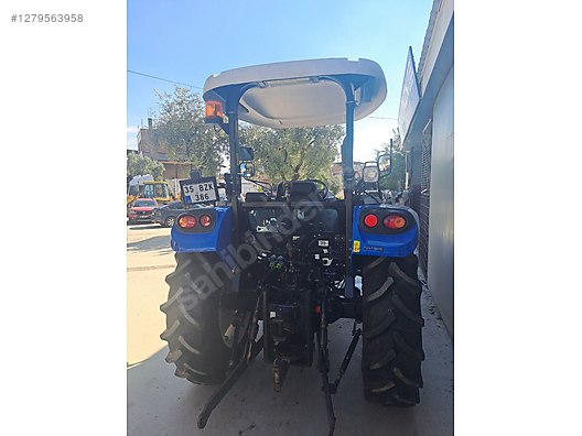 Machinery / Agricultural Machines / Tractors / New Holland / T4.60S