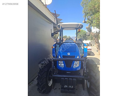 Machinery / Agricultural Machines / Tractors / New Holland / T4.60S