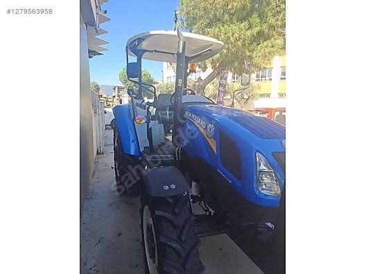 Machinery / Agricultural Machines / Tractors / New Holland / T4.60S