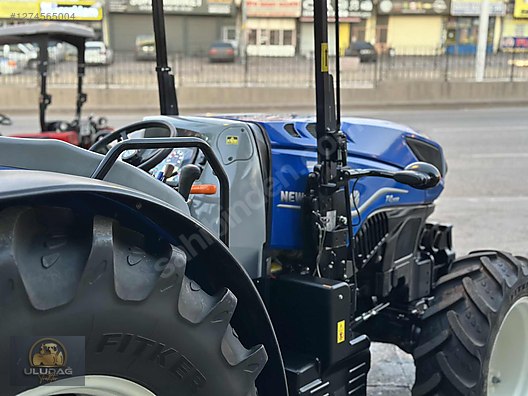 Machinery / Agricultural Machines / Tractors / New Holland / T4.110B