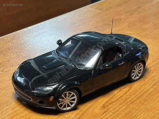 Autoart Diecast Model 1:18 Mazda Araba - 1307565758