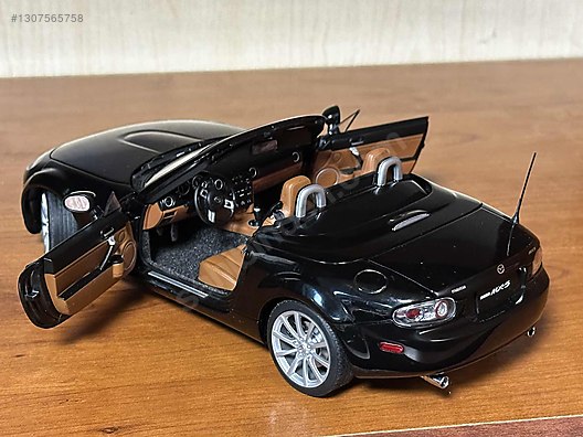 Autoart Diecast Model 1:18 Mazda Araba - 1307565758