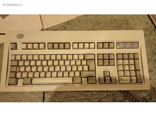 IBM / IBM 486 DX 66 Seramik işlemcili eski retro antika Bilgisayar