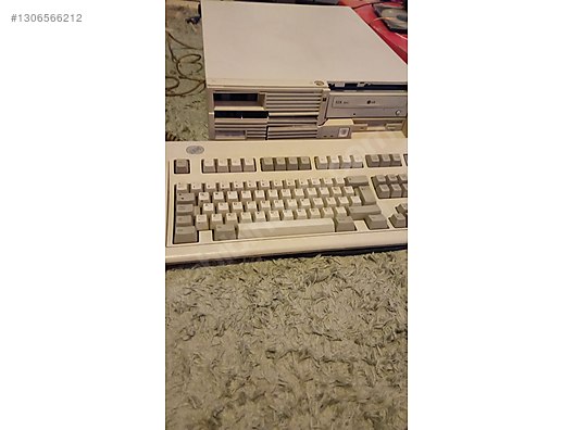IBM / IBM 486 DX 66 Seramik işlemcili eski retro antika Bilgisayar