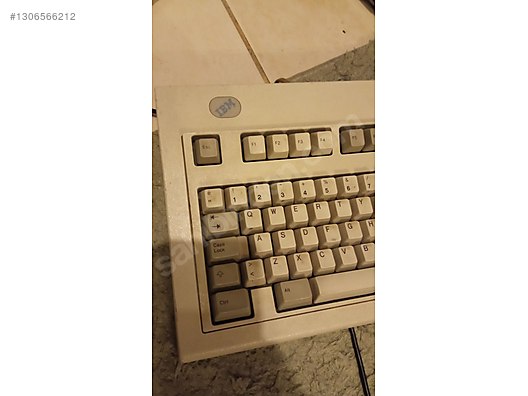 IBM / IBM 486 DX 66 Seramik işlemcili eski retro antika Bilgisayar