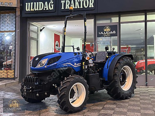 Machinery / Agricultural Machines / Tractors / New Holland / T4.110B