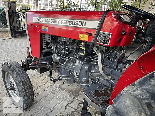 Machinery / Agricultural Machines / Tractors / Massey Ferguson / 240 S
