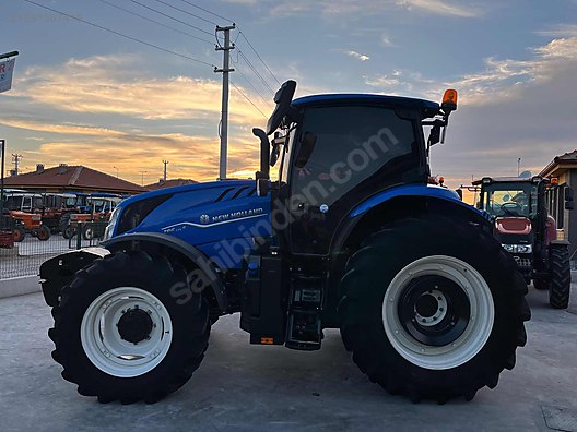 Machinery / Agricultural Machines / Tractors / New Holland / TR6.135S