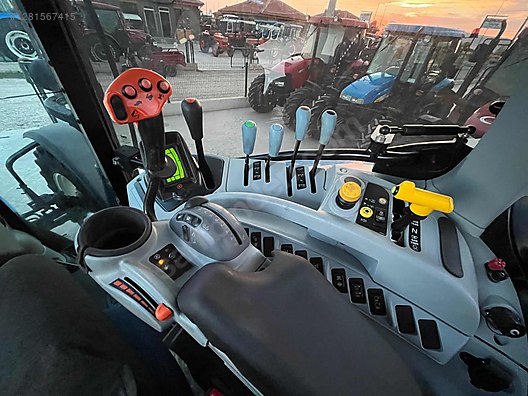 Machinery / Agricultural Machines / Tractors / New Holland / TR6.135S