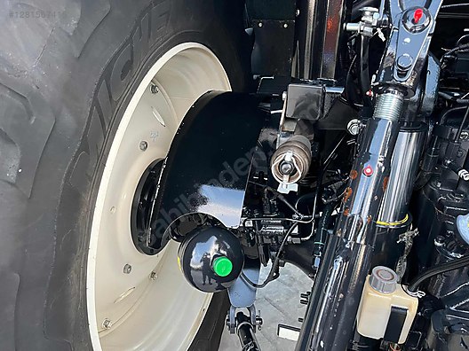 Machinery / Agricultural Machines / Tractors / New Holland / TR6.135S