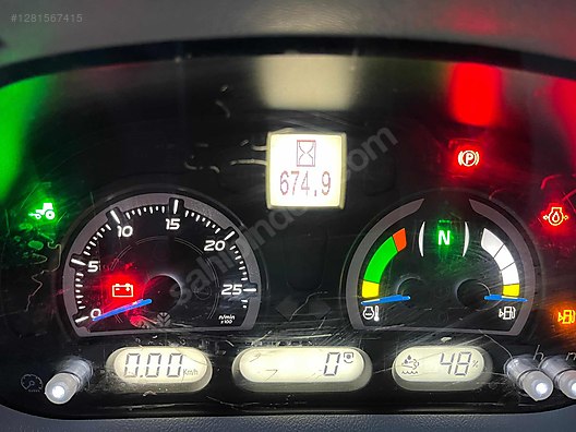 Machinery / Agricultural Machines / Tractors / New Holland / TR6.135S