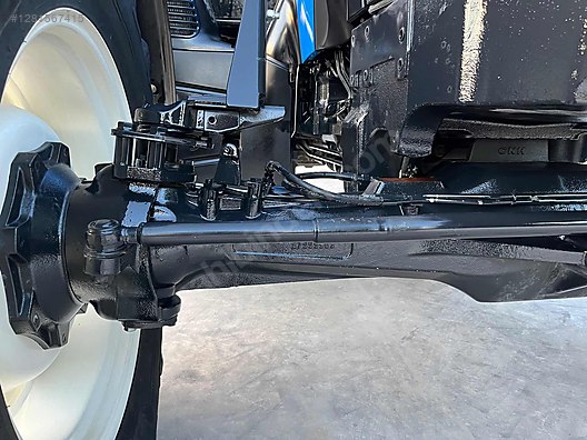 Machinery / Agricultural Machines / Tractors / New Holland / TR6.135S