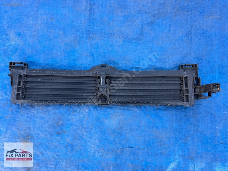Mercedes A Ön Panel