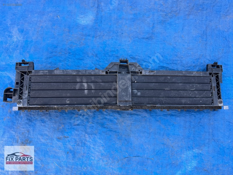 Mercedes A Ön Panel