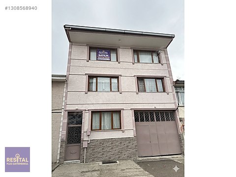 VAKIF'DA 2.000 M² ARSA İÇİNDE 3 KATLI BAHÇELİ EV