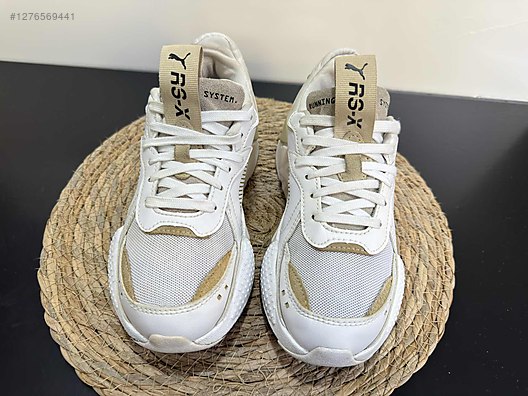 Used & Brand New Items / Clothing & Accessories / Women / Shoes / Sneakers