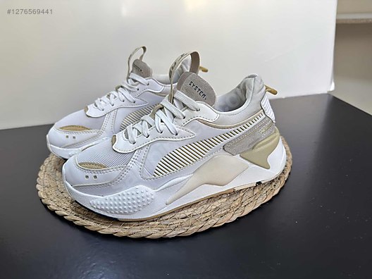 Used & Brand New Items / Clothing & Accessories / Women / Shoes / Sneakers