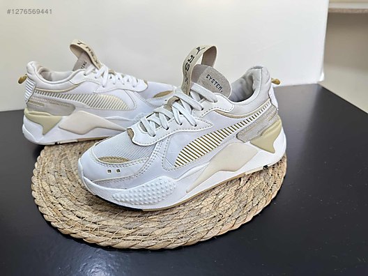 Used & Brand New Items / Clothing & Accessories / Women / Shoes / Sneakers