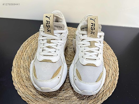 Used & Brand New Items / Clothing & Accessories / Women / Shoes / Sneakers