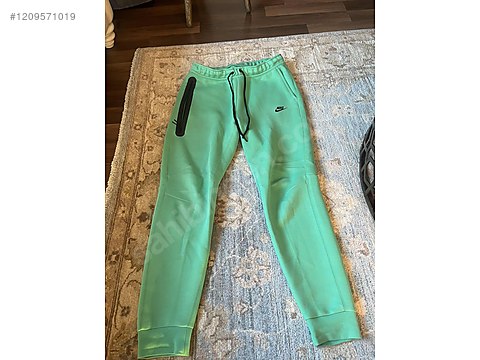 Nike tech fleece joggers green best sale