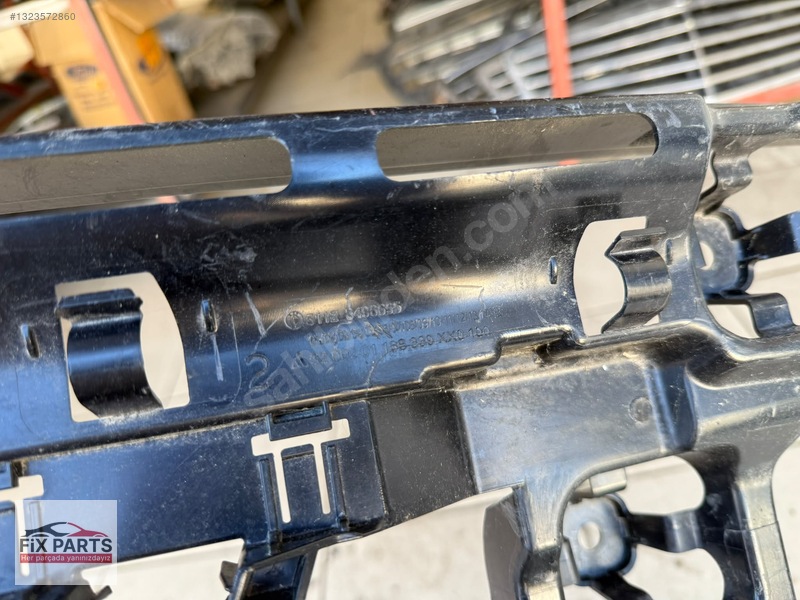 BMW 1 Serisi Tampon Braketi (Arka)