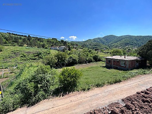 Yeşillikler içinde, yola cepheli, imara uygun bahçeli ev Satılık Arsa