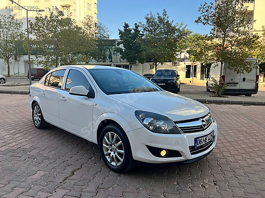 Сравнение комплектаций Opel Astra GTC | Major Auto - официальный дилер Opel в Москве.