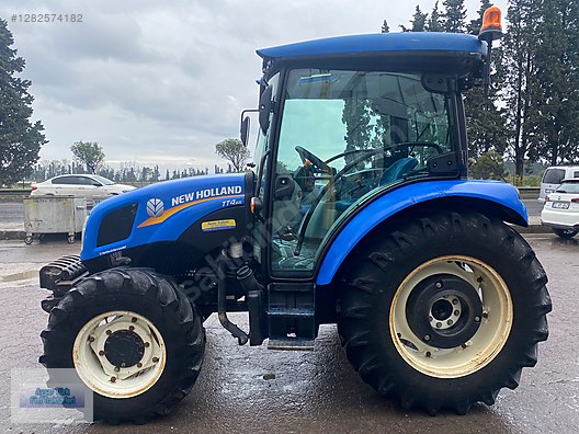 Machinery / Agricultural Machines / Tractors / New Holland / TT4.65