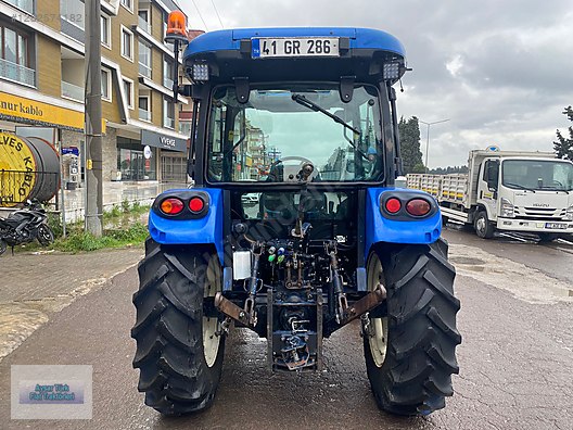 Machinery / Agricultural Machines / Tractors / New Holland / TT4.65