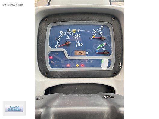 Machinery / Agricultural Machines / Tractors / New Holland / TT4.65