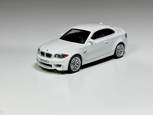 Mini GT Diecast Model 1:64 BMW Araba - 1301574935
