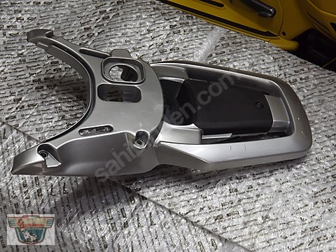 Görünüm / VESPA GT200 ORJINAL ARKA ÇANTA TAŞIYICI TOPCASE