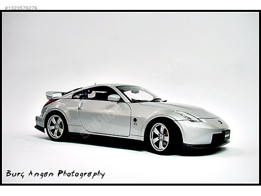 Autoart Diecast Model 1:18 Nissan Araba - 1323576276