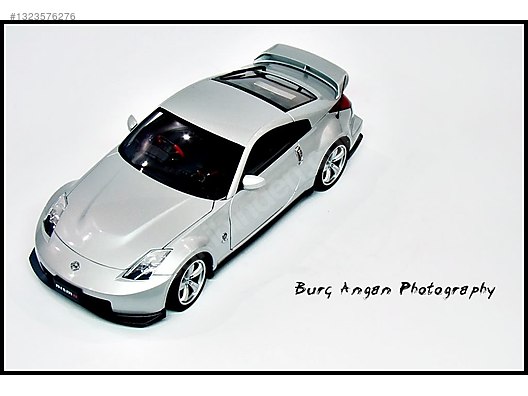 Autoart Diecast Model 1:18 Nissan Araba - 1323576276