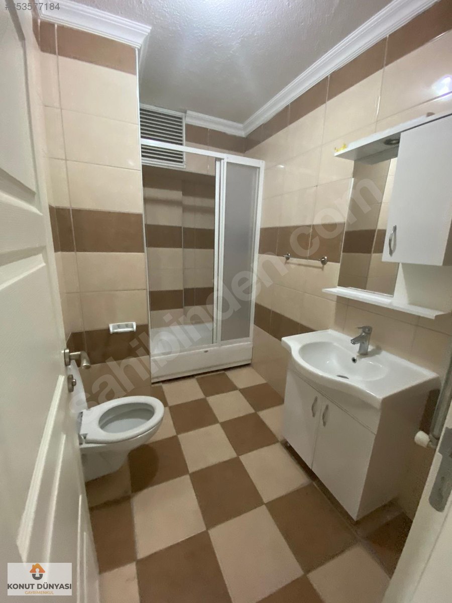 Emlak Ofisinden 4+1, 200 m² Kiralık Daire 1.300 TL�ye