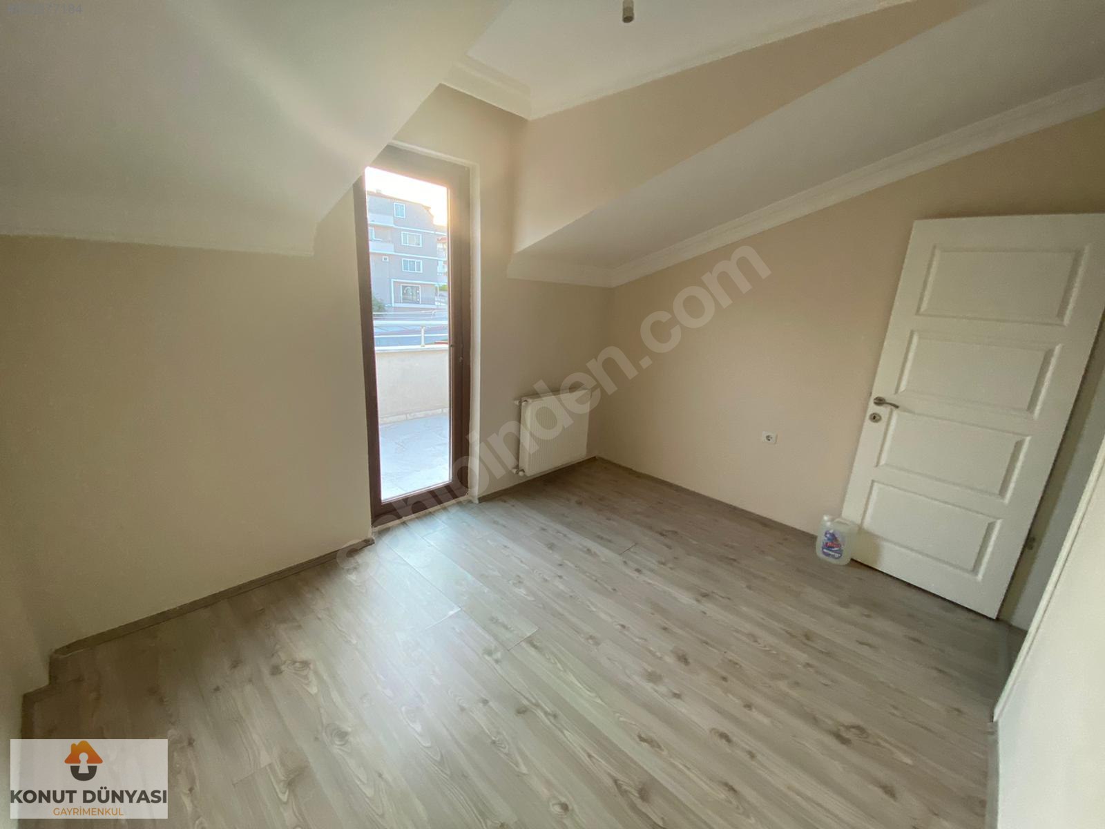 Emlak Ofisinden 4+1, 200 m² Kiralık Daire 1.300 TL�ye