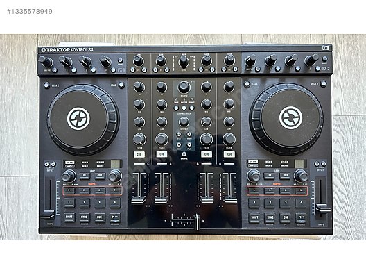 TRAKTOR DJコントローラー s4 mk1 Traktor Controller S4 MK1 on sahibinden.com - 1335578949