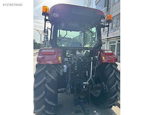 Machinery / Agricultural Machines / Tractors / Case IH / Farmall 100M